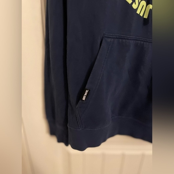 Men's Nike‎ Sportswear Just Do It Hoodie Navy W/YELLOW PRINT Sz M .  DA0151-410 - Picture 4 of 10